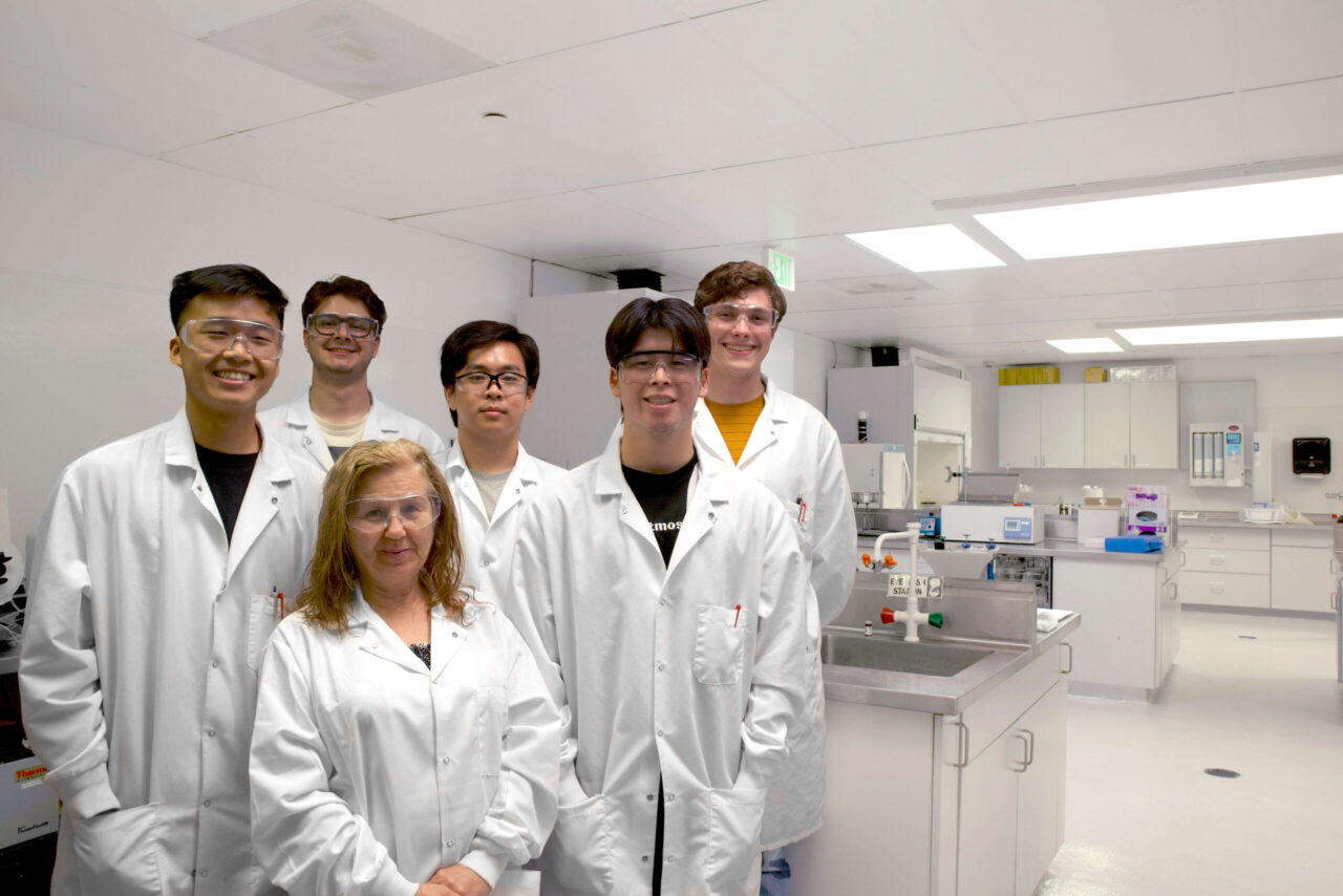 https://staryalabs.com/wp-content/uploads/2025/05/lab-team-1280x854.jpg